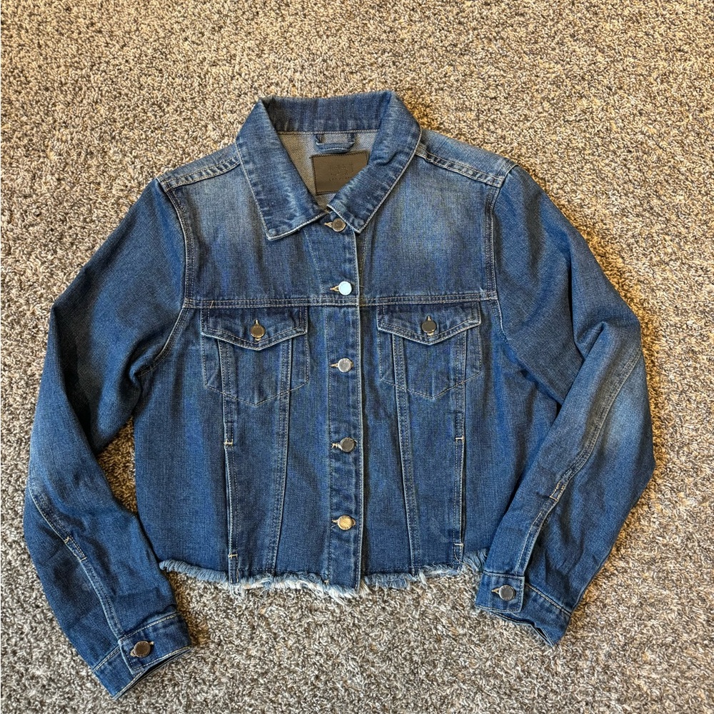 Cropped Frayed Denim Jacket